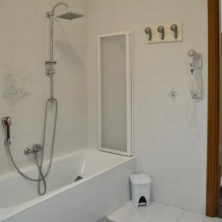 Bed & Breakfast Gryllus *