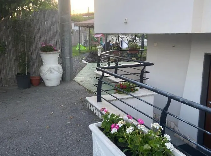 Gryllus Bed & Breakfast 3*